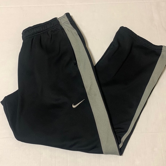 Nike Other - Nike Therma-Fit men’s black and gray sweatpants